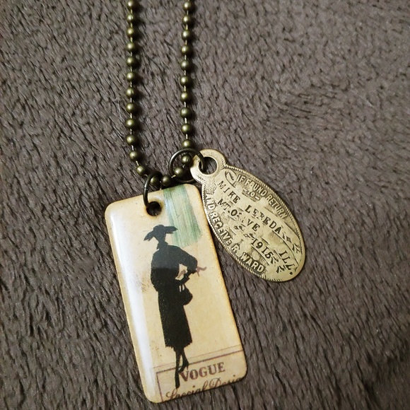 Necklace - Picture 3 of 4